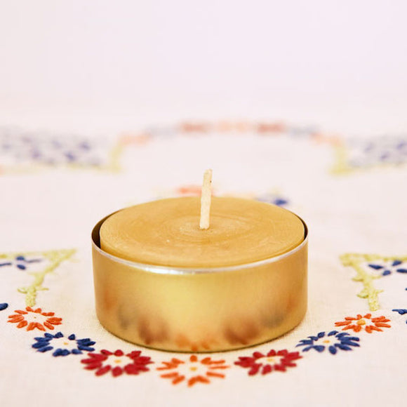 Candle No.8 made of beeswax